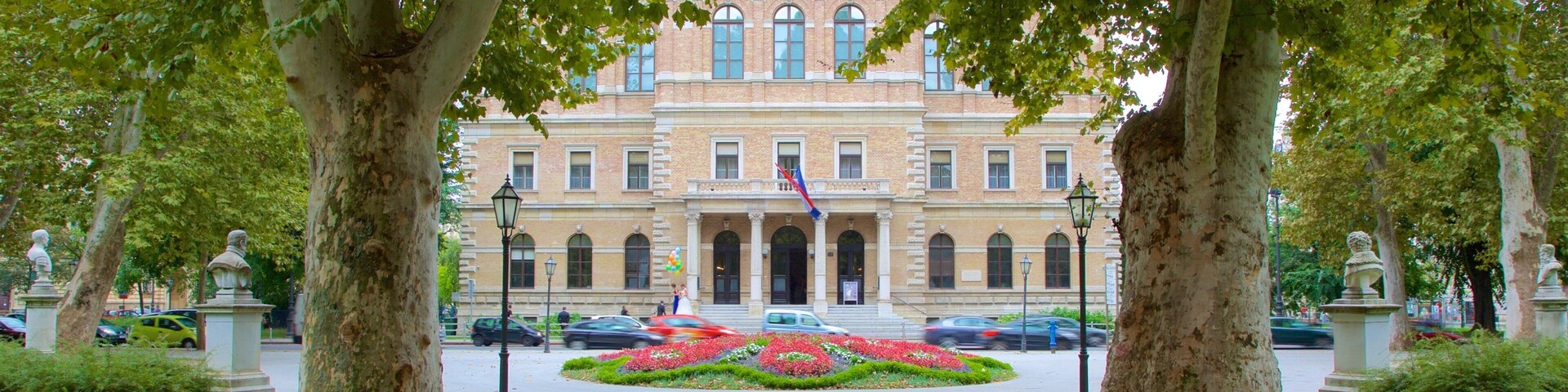 Strossmayer Gallery of Old Masters mostrando um jardim