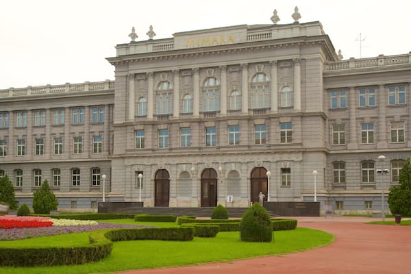 Museo Mimara que incluye arquitectura patrimonial