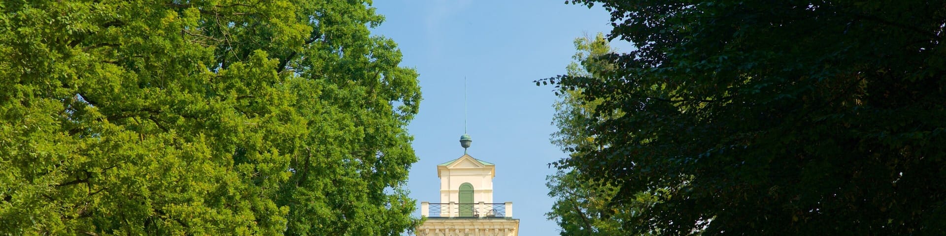 Park Maksimir featuring a garden and heritage architecture