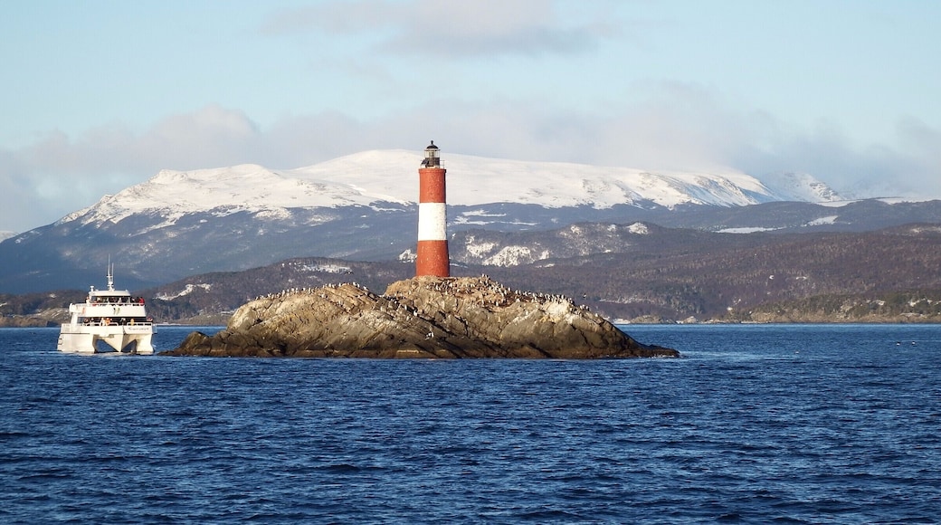 Farol Les Ecaireurs, ou Farol do Fim do Mundo, localizado na Patagônia, no Canal de Beagle, entre a Argentina e o Chile.