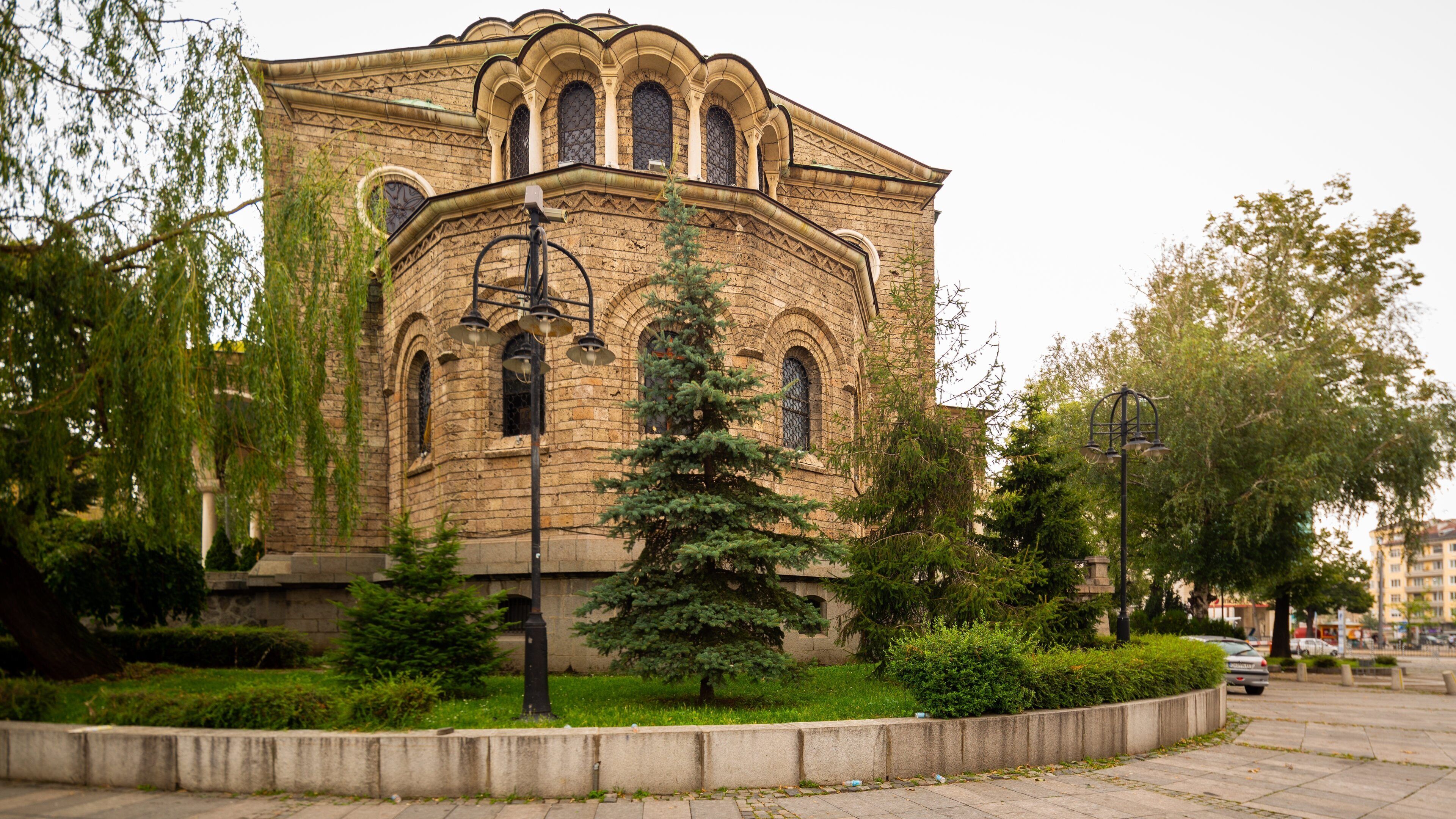 Church of St. George showing a church or cathedral and heritage elements