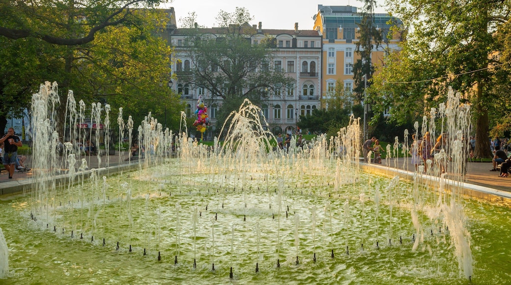 Prince Alexander of Battenberg Square showing a fountain