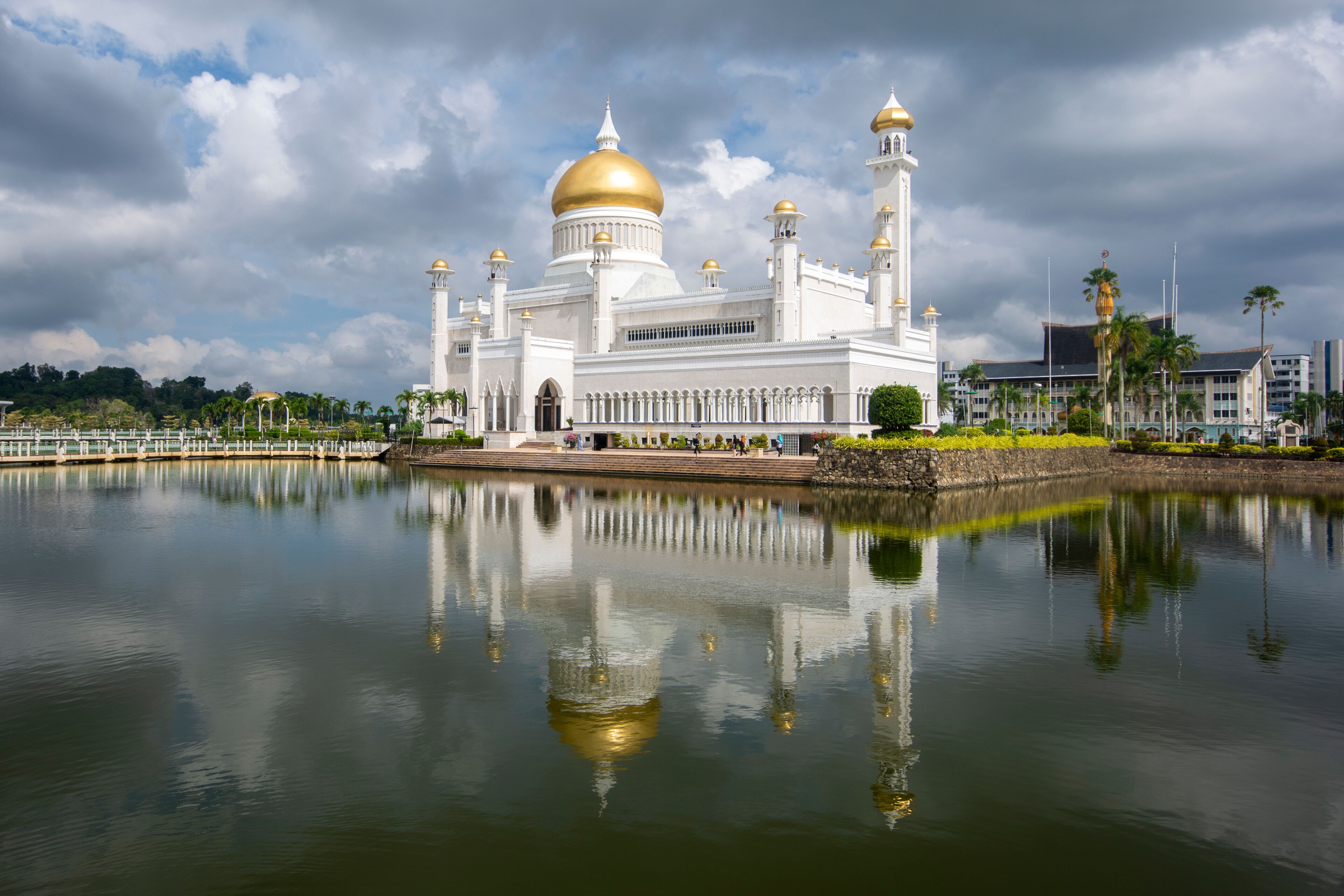 Sultan Omar Ali Saifuddien Mosque in Brunei during cloudy day. Considered as one of the most beautiful mosques in the Asia Pacific.