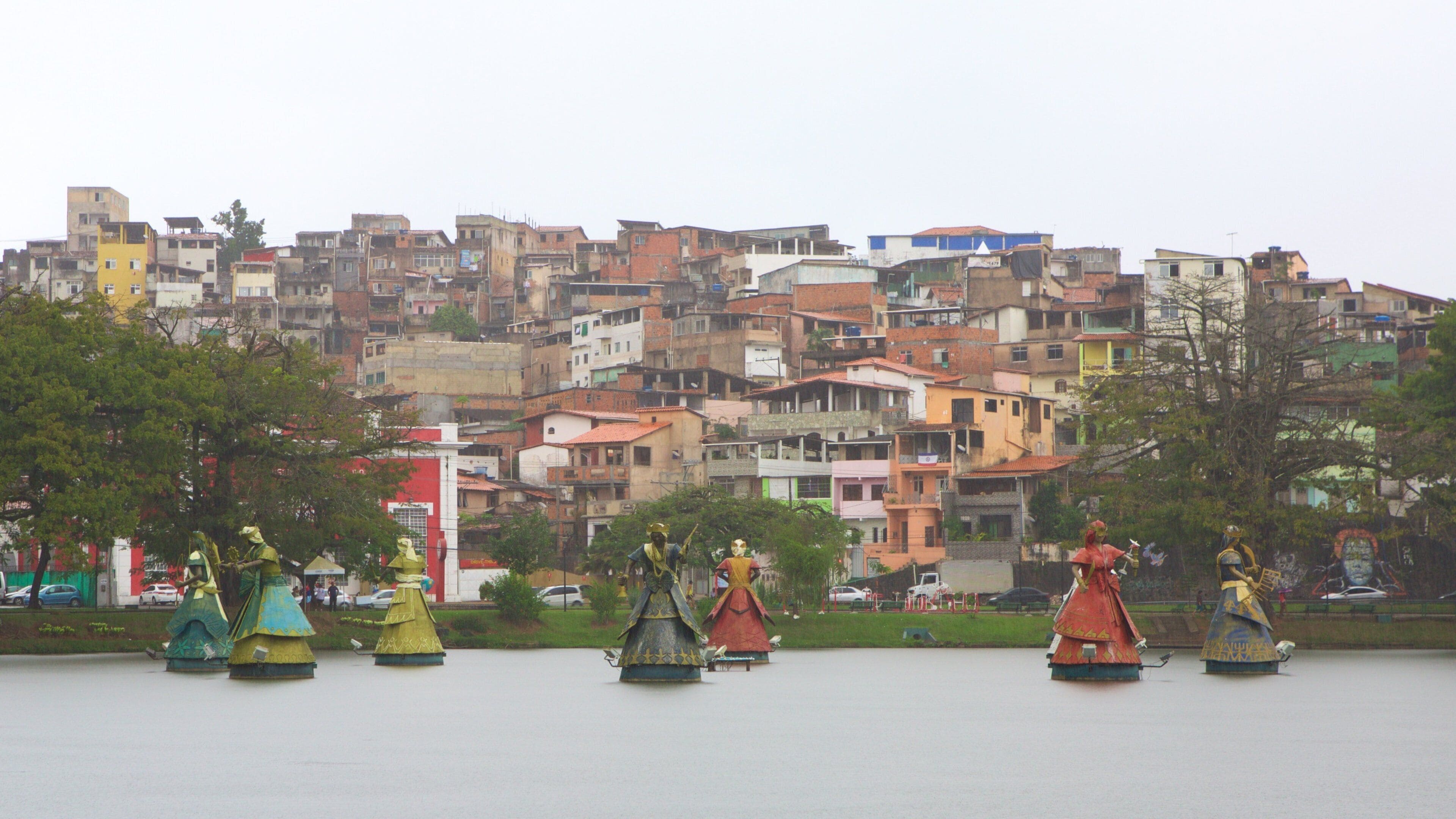 Fonte Nova Stadium which includes a park, a statue or sculpture and a lake or waterhole