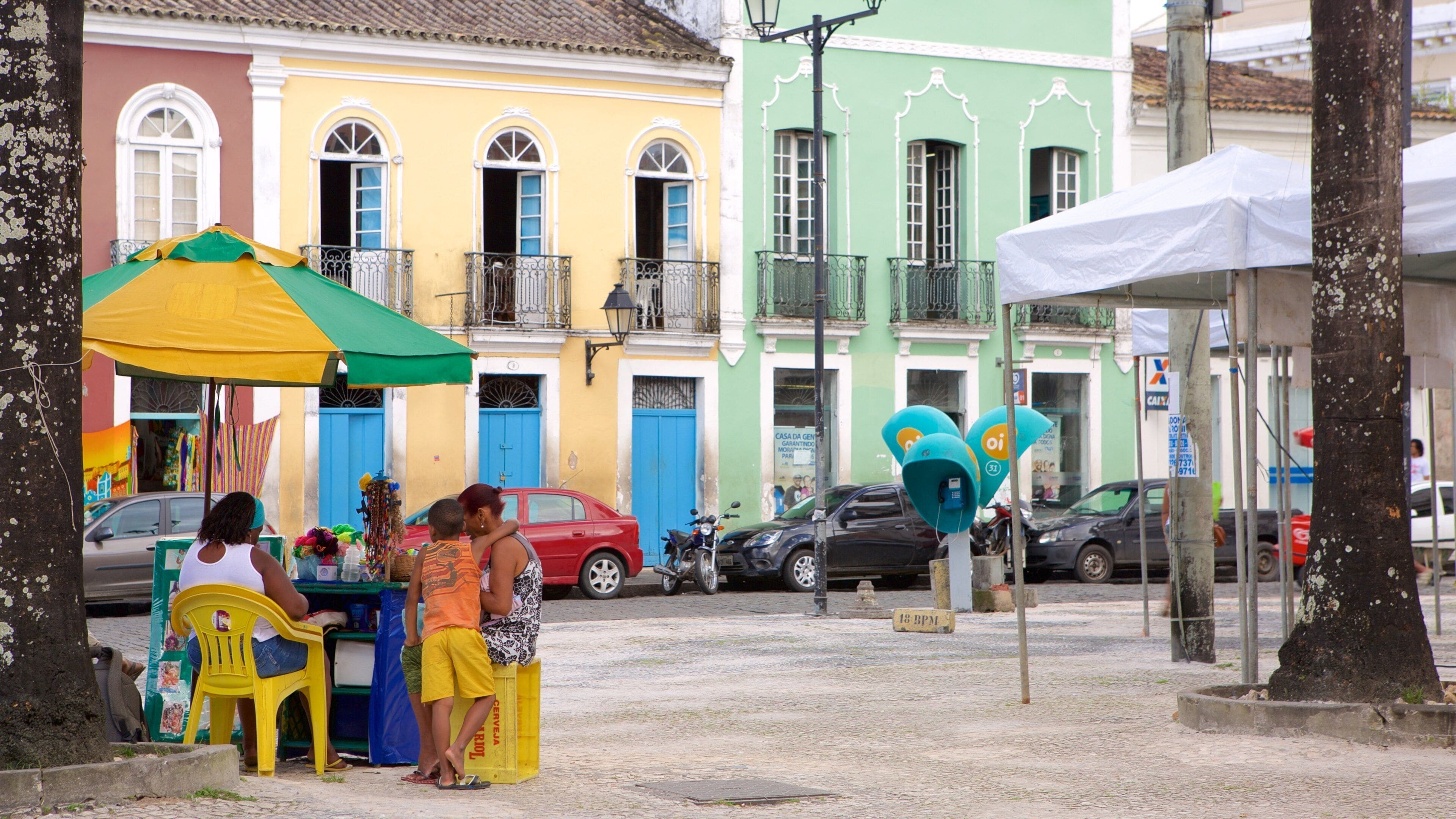耶穌聖地 设有 廣場 和 街道景色 以及 一小群人
