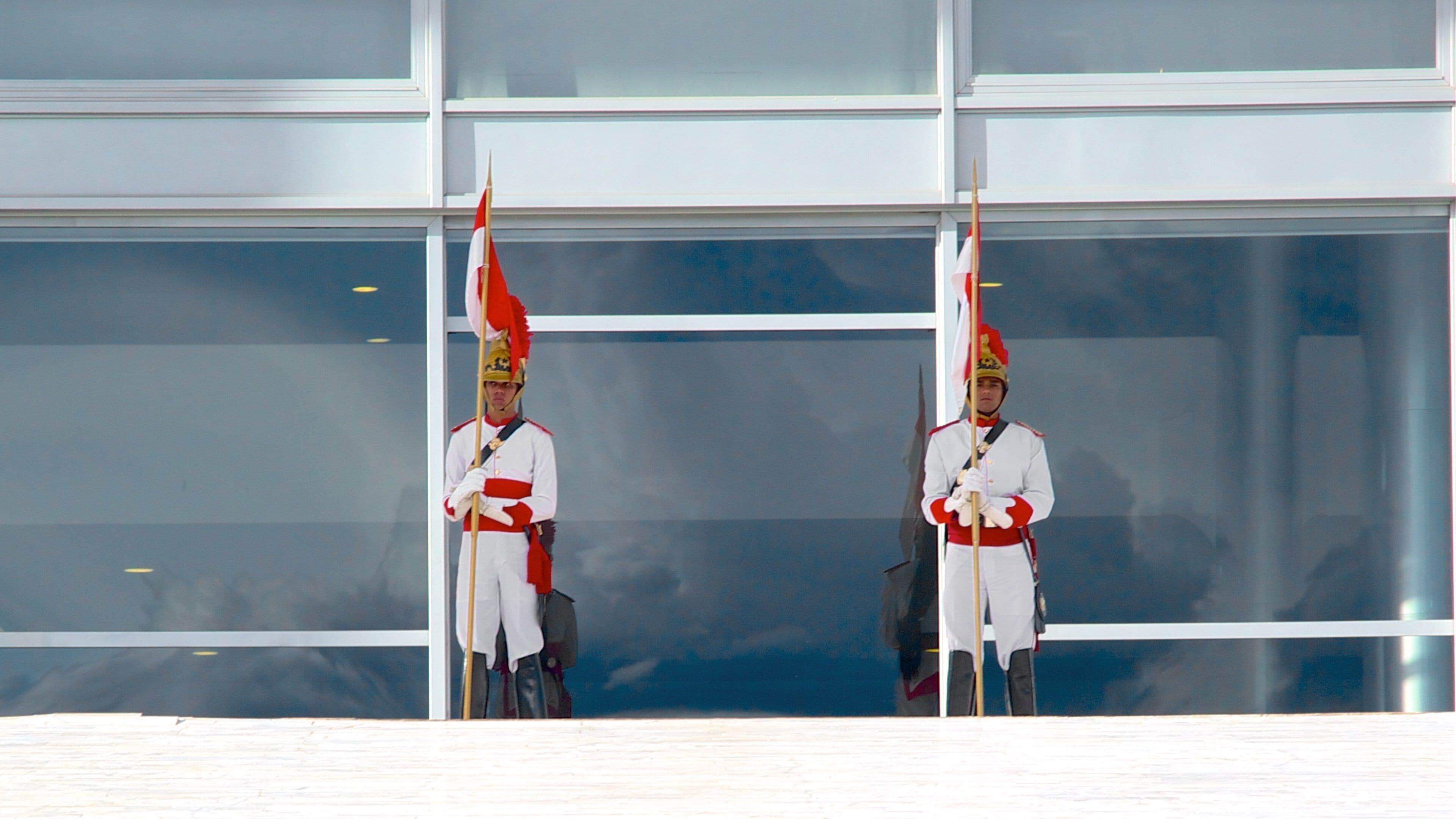 Planalto Palace showing a city