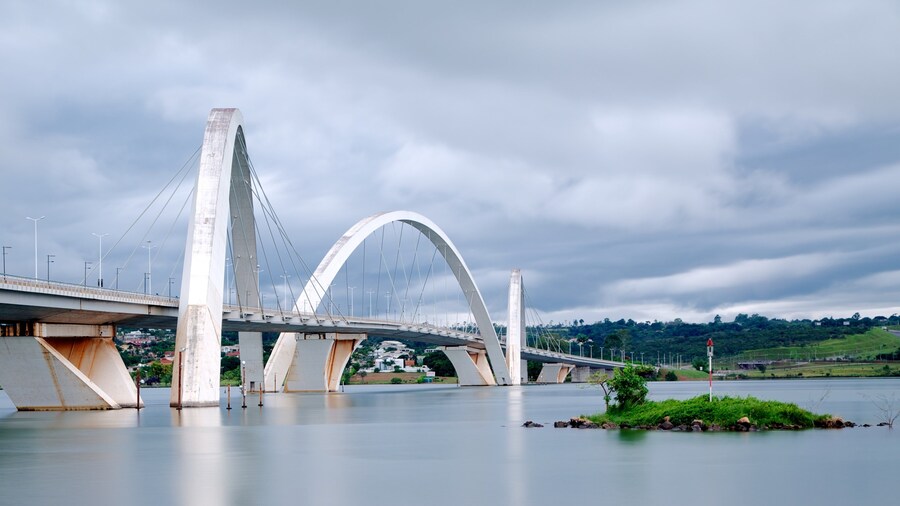 Juscelino Kubitschek Bridge which includes a river or creek, a bridge and a lake or waterhole