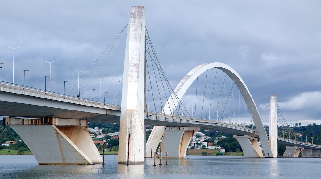 Juscelino Kubitschek Bridge showing a river or creek and a bridge