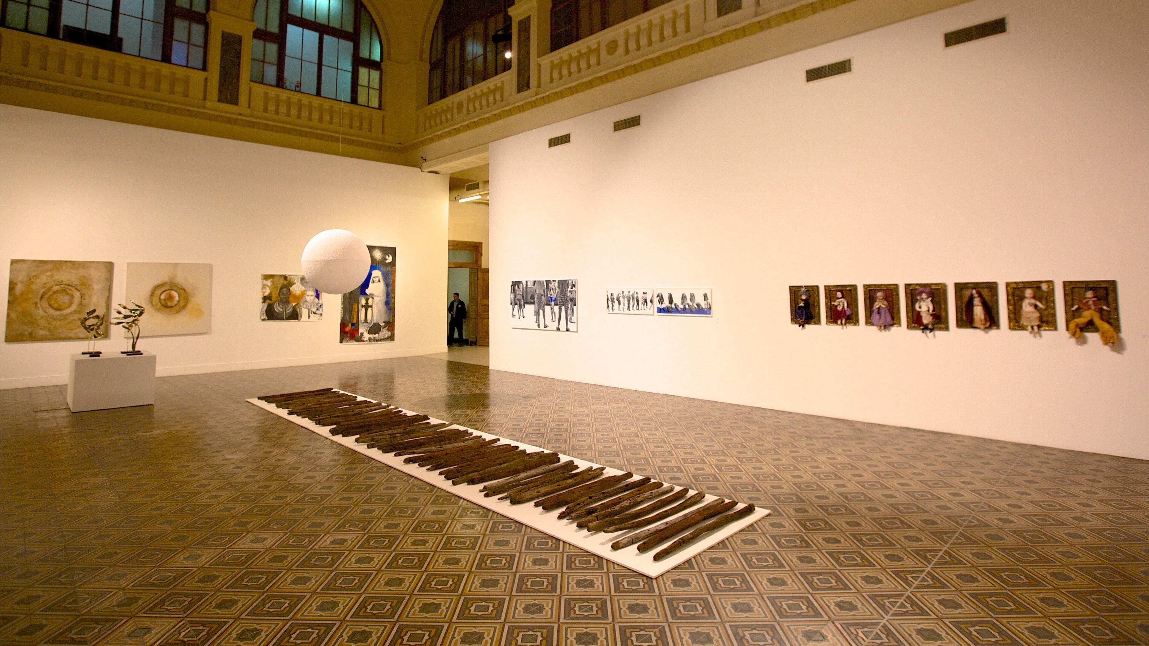 Rio Grande do Sul kunstmuseum fasiliteter samt kunst og innendørs