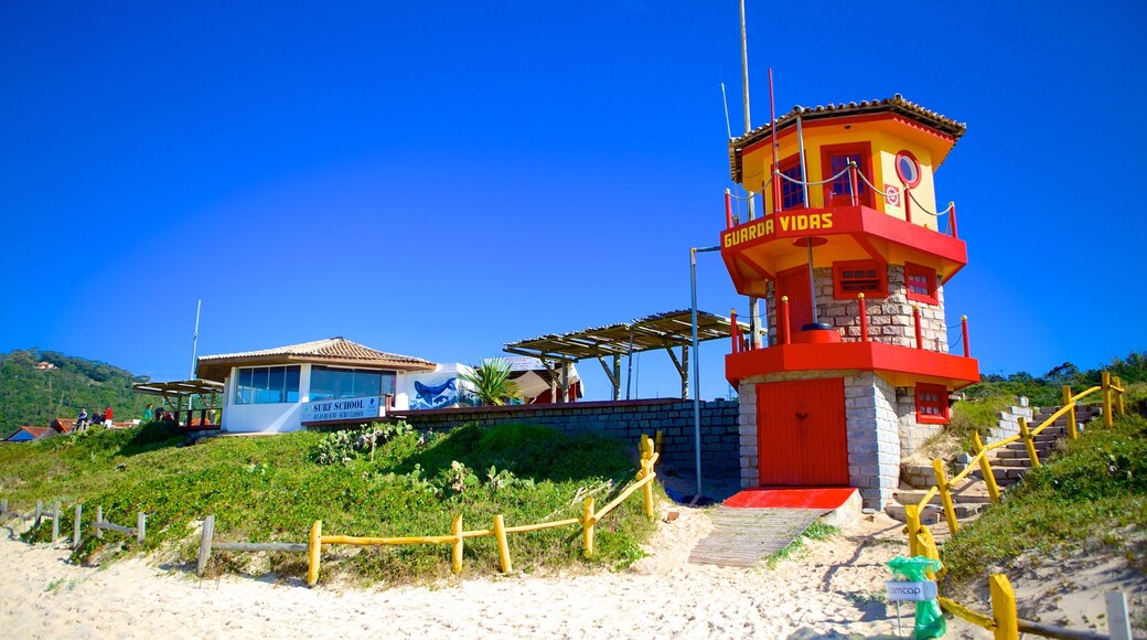 Praia Mole bevat een zandstrand