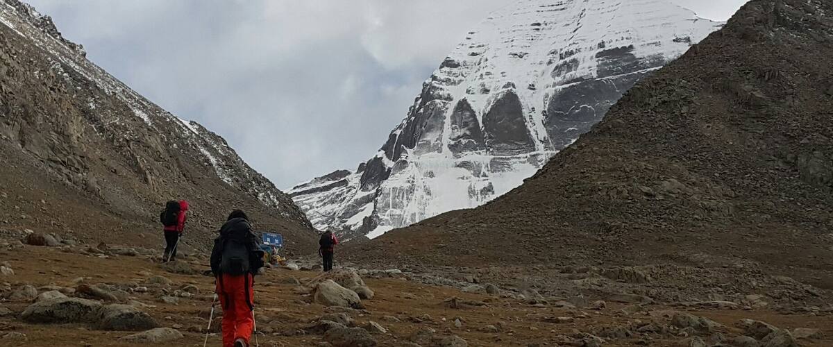 On the way arounding the mountain kailas at darchen for Kora