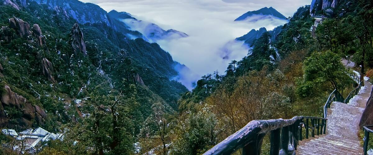 The cloud and mist of Sanqingshan mountain - Filming in Jiangxi, China The Sanqingshan has been listed as World Natural Heritage