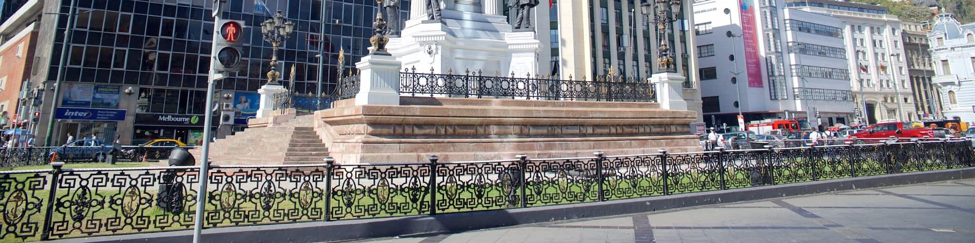 Plaza Sotomayor featuring a square or plaza and a monument