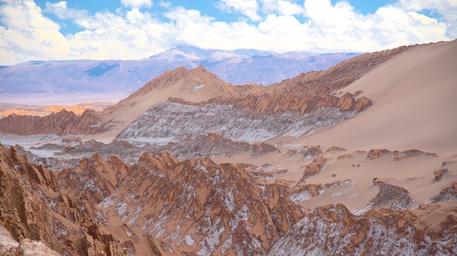 Valle de la Luna showing landscape views and desert views