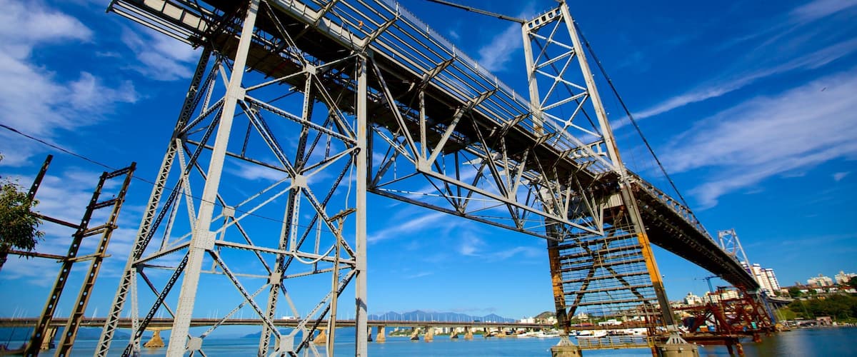 Hercilio Luz Bridge which includes a bridge