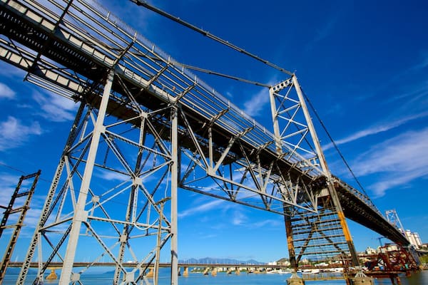 Hercilio Luz Bridge which includes a bridge