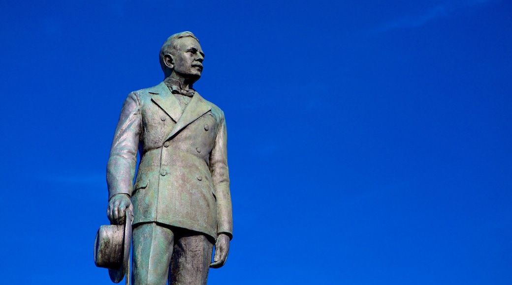 Hercilio Luz-broen som viser statue eller skulptur