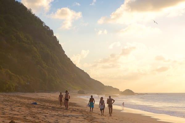 Praia da Conceição das einen Sonnenuntergang, allgemeine Küstenansicht und Strand