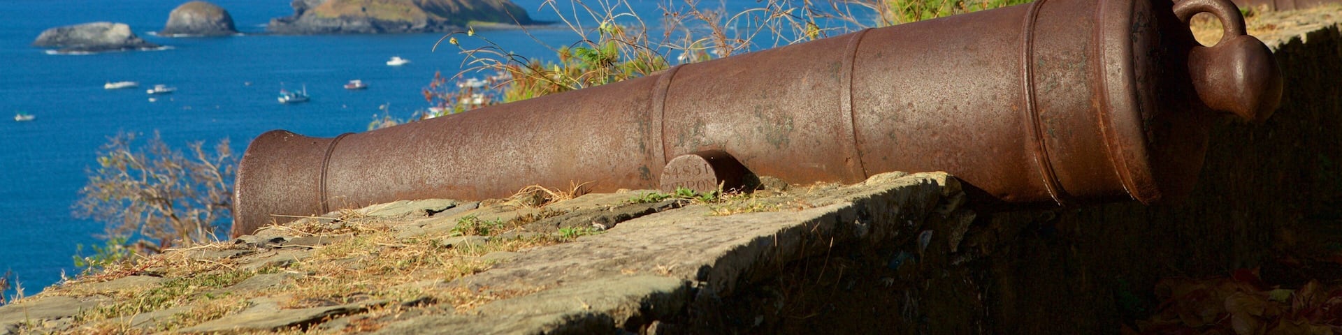 Remedios Fort showing a ruin, general coastal views and military items