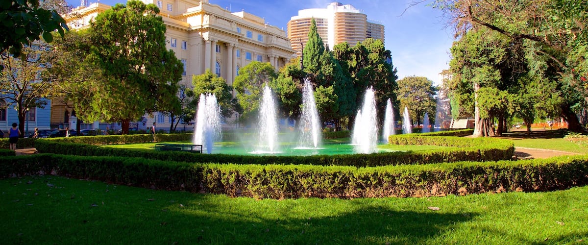 Liberty Square showing a fountain and a garden