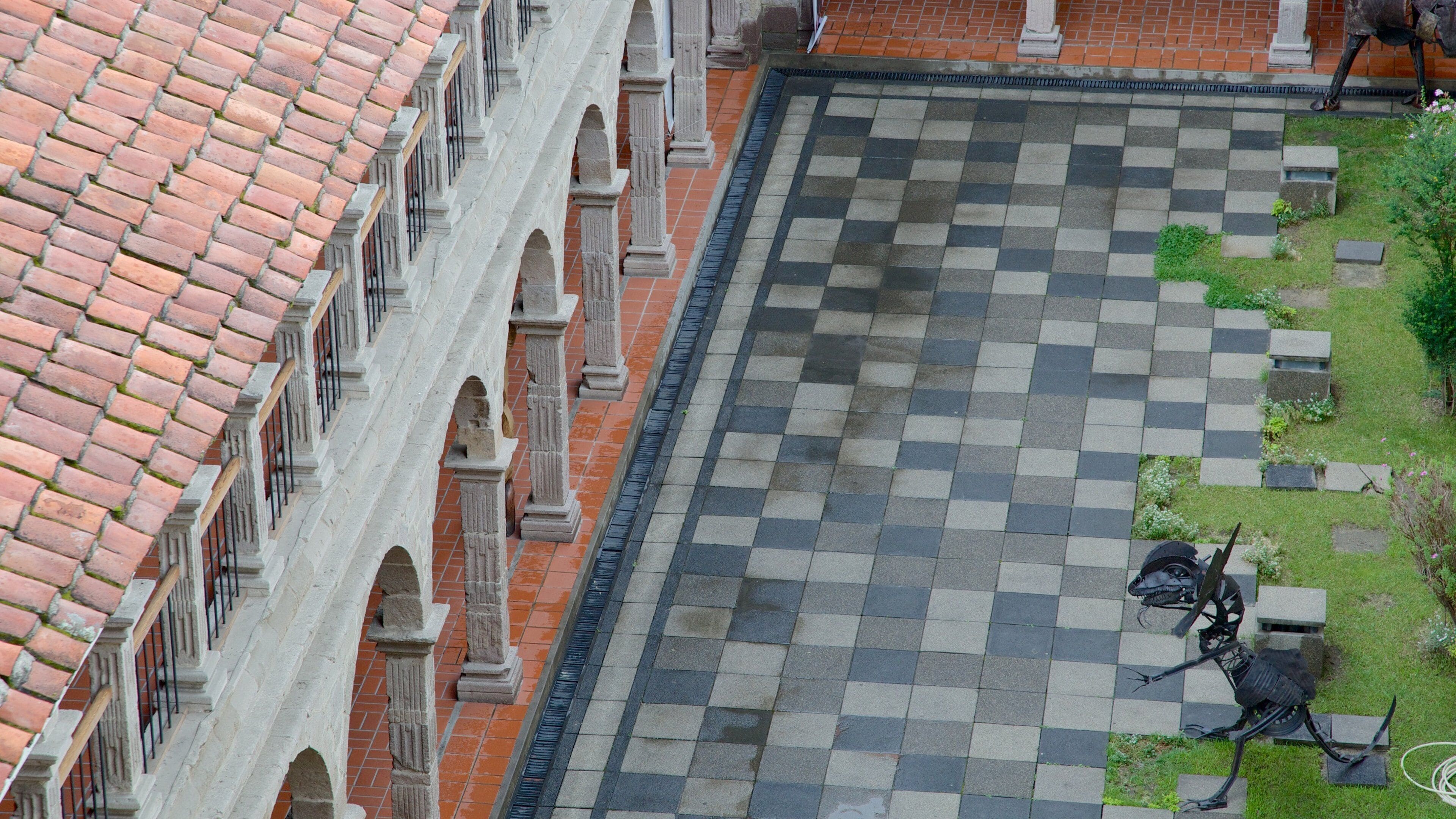 San Francisco Church featuring a square or plaza