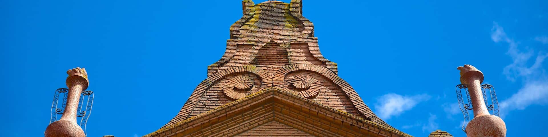 San Lorenzo Cathedral which includes a church or cathedral, heritage architecture and heritage elements
