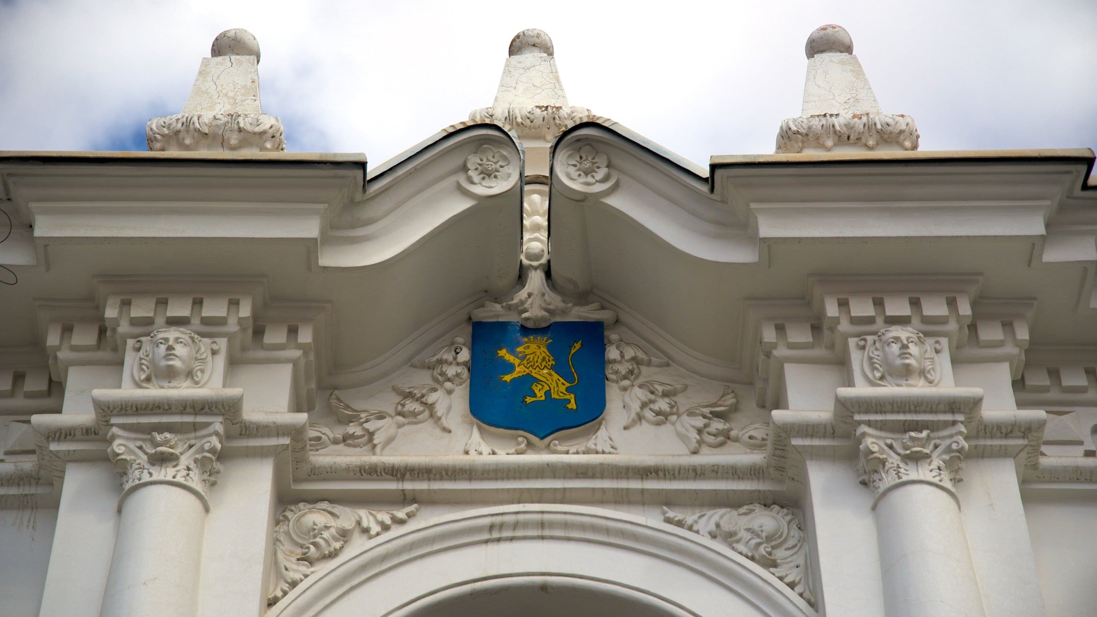 Universidad de San Francisco Xavier de Chuquisaca showing heritage architecture