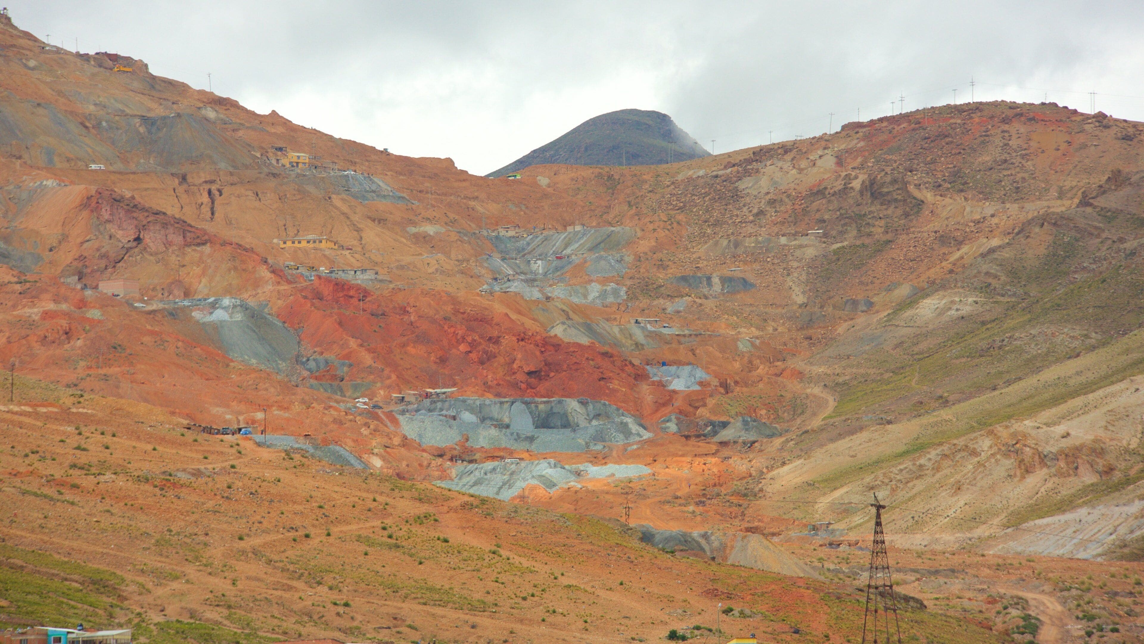 Cerro Rico showing tranquil scenes
