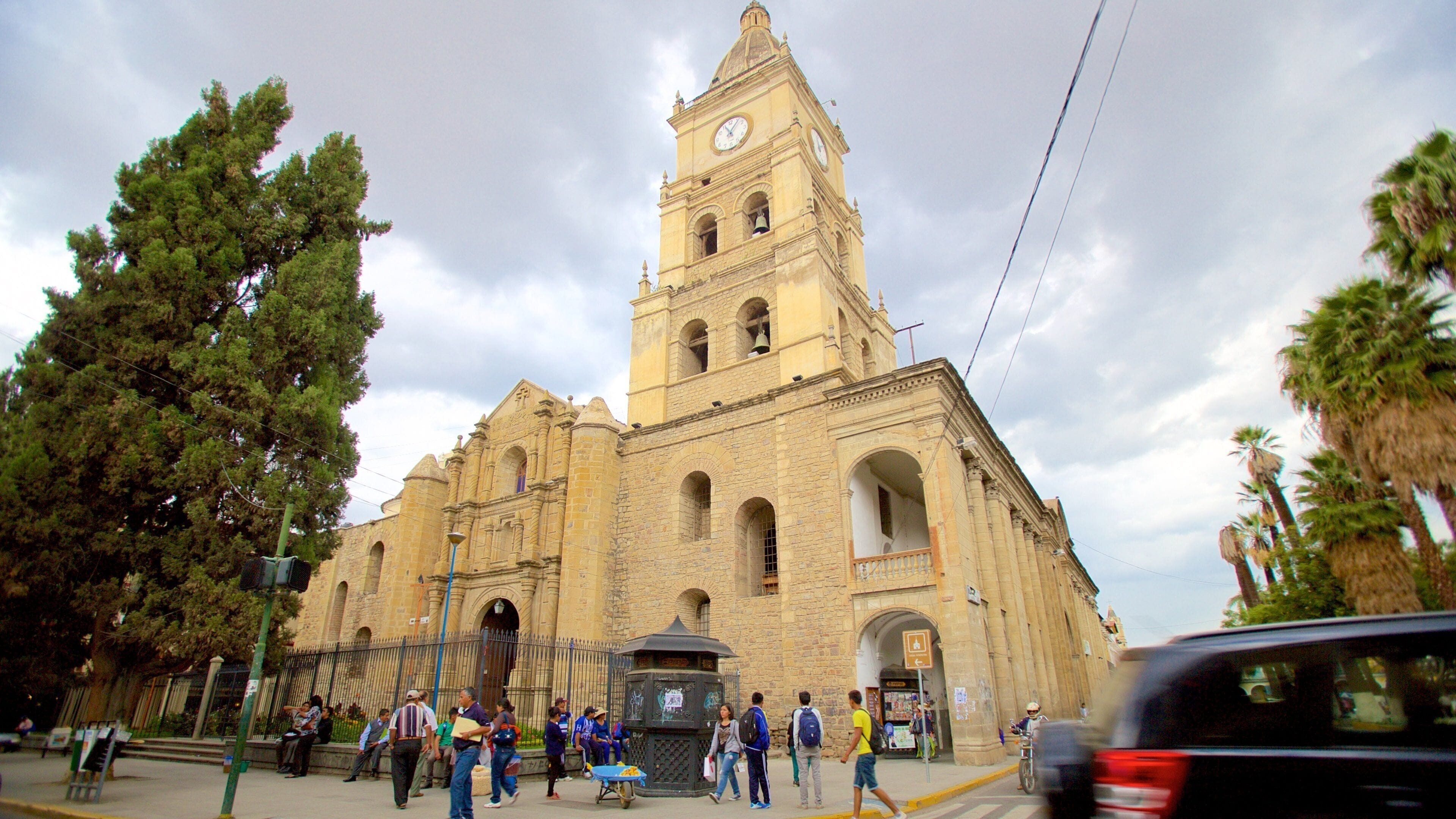 科恰班巴大教堂 设有 懷舊元素