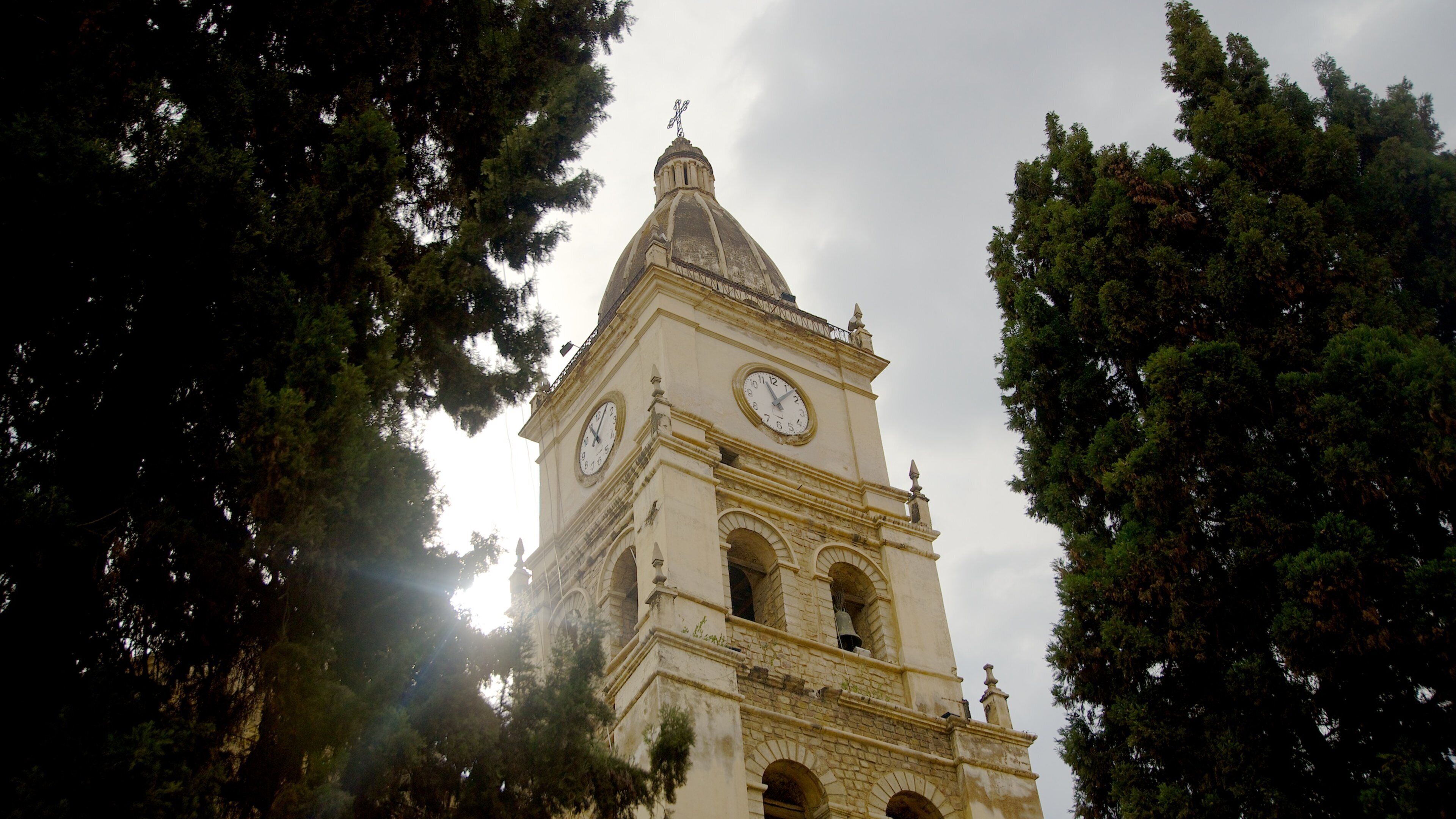 Cochabamba Cathedral showing heritage architecture, a church or cathedral and heritage elements