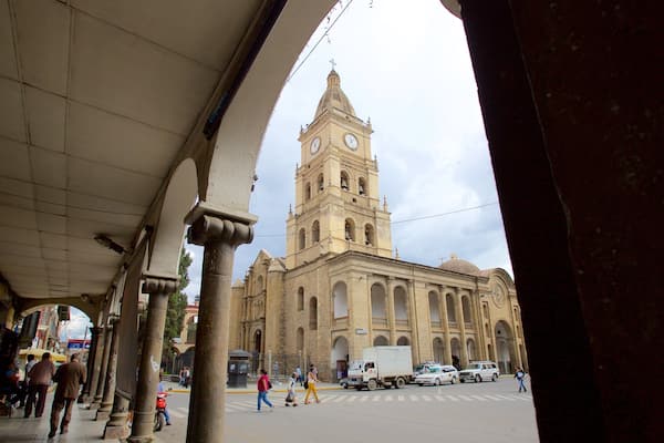 Cochabamba Cathedral joka esittää kirkko tai katedraali, perintökohteet ja vanha arkkitehtuuri