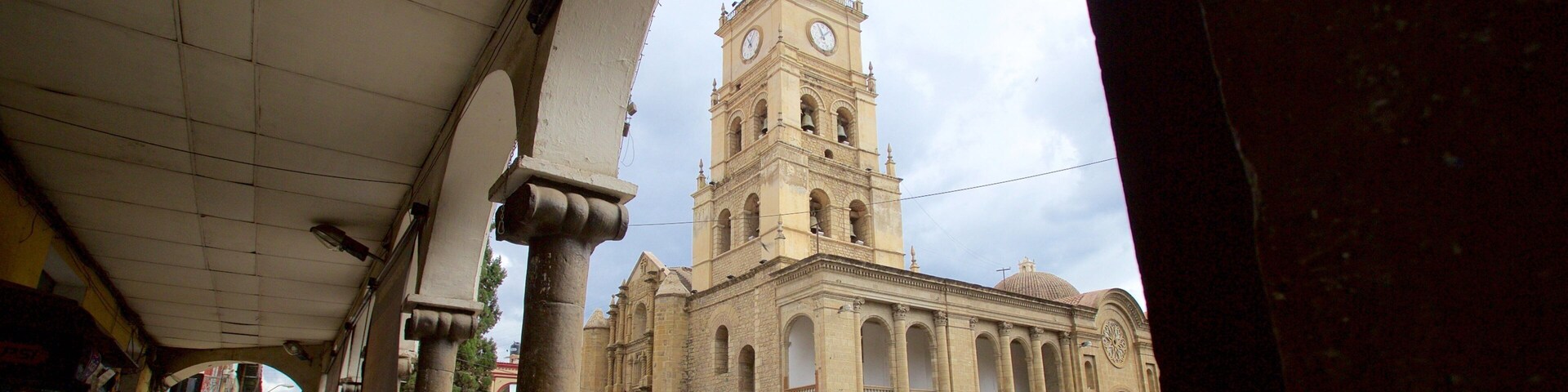 Cochabamba Cathedral showing heritage architecture, a church or cathedral and street scenes