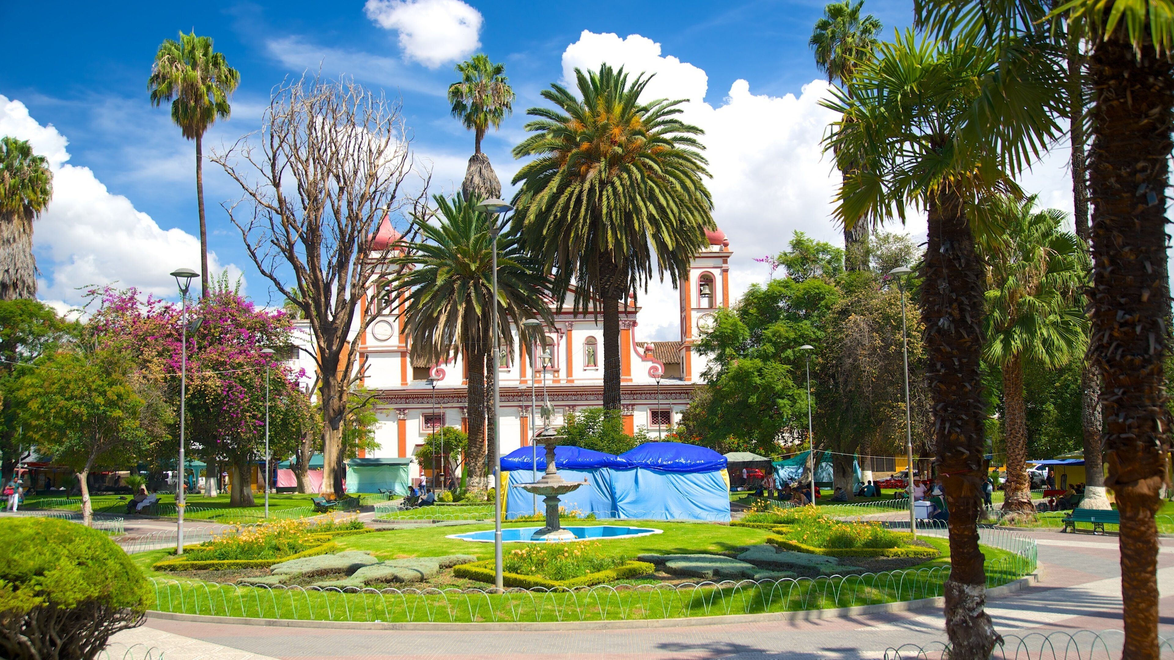 Plaza Colon montrant parc