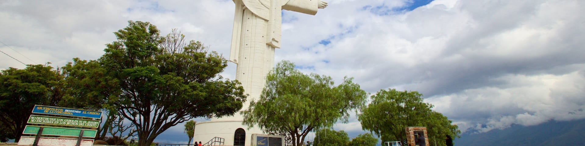Cristo de la Concordia featuring religious aspects and a statue or sculpture