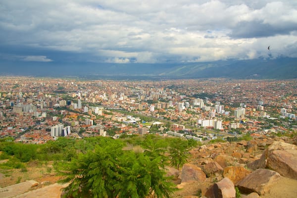 Cristo de la Concordia johon kuuluu kaupunki