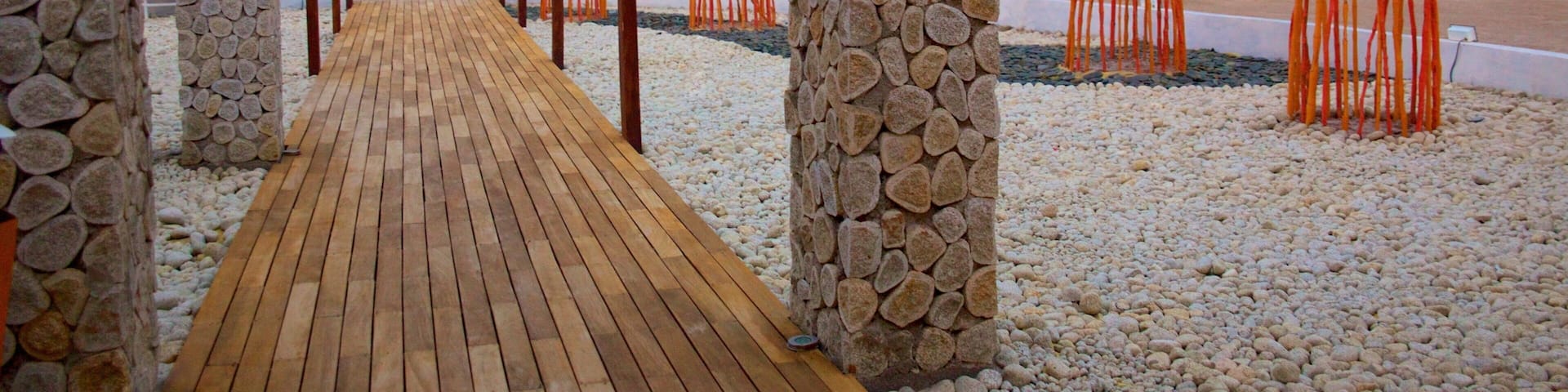 Salar de Uyuni featuring modern architecture