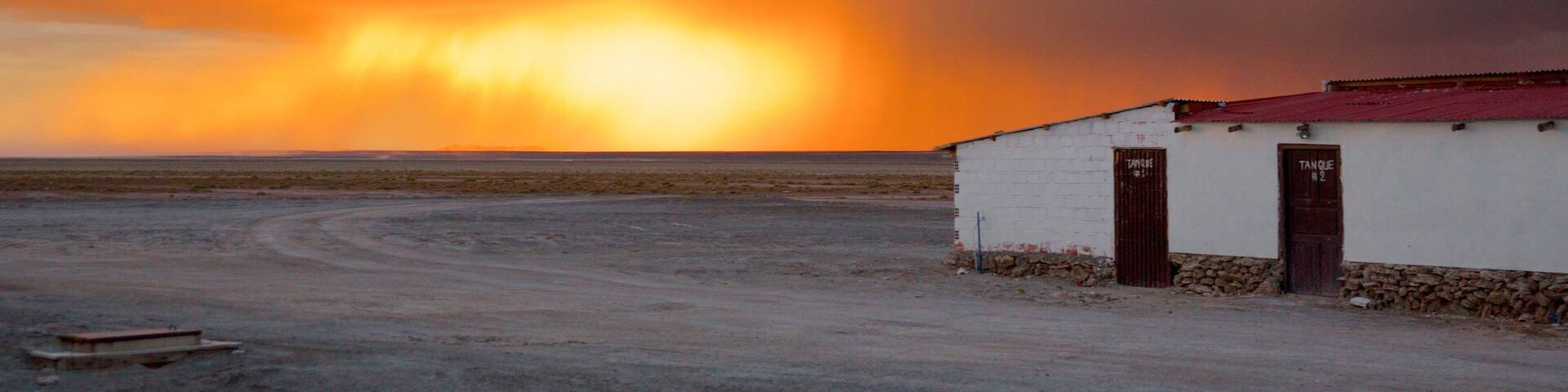 Salar de Uyuni showing tranquil scenes and a sunset
