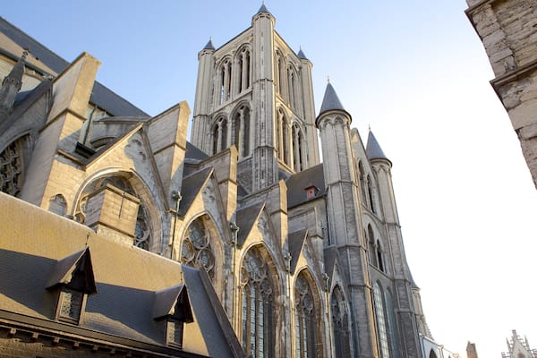 聖ニコラス教会 表示 宗教名所, 教会あるいは大聖堂 と 遺跡