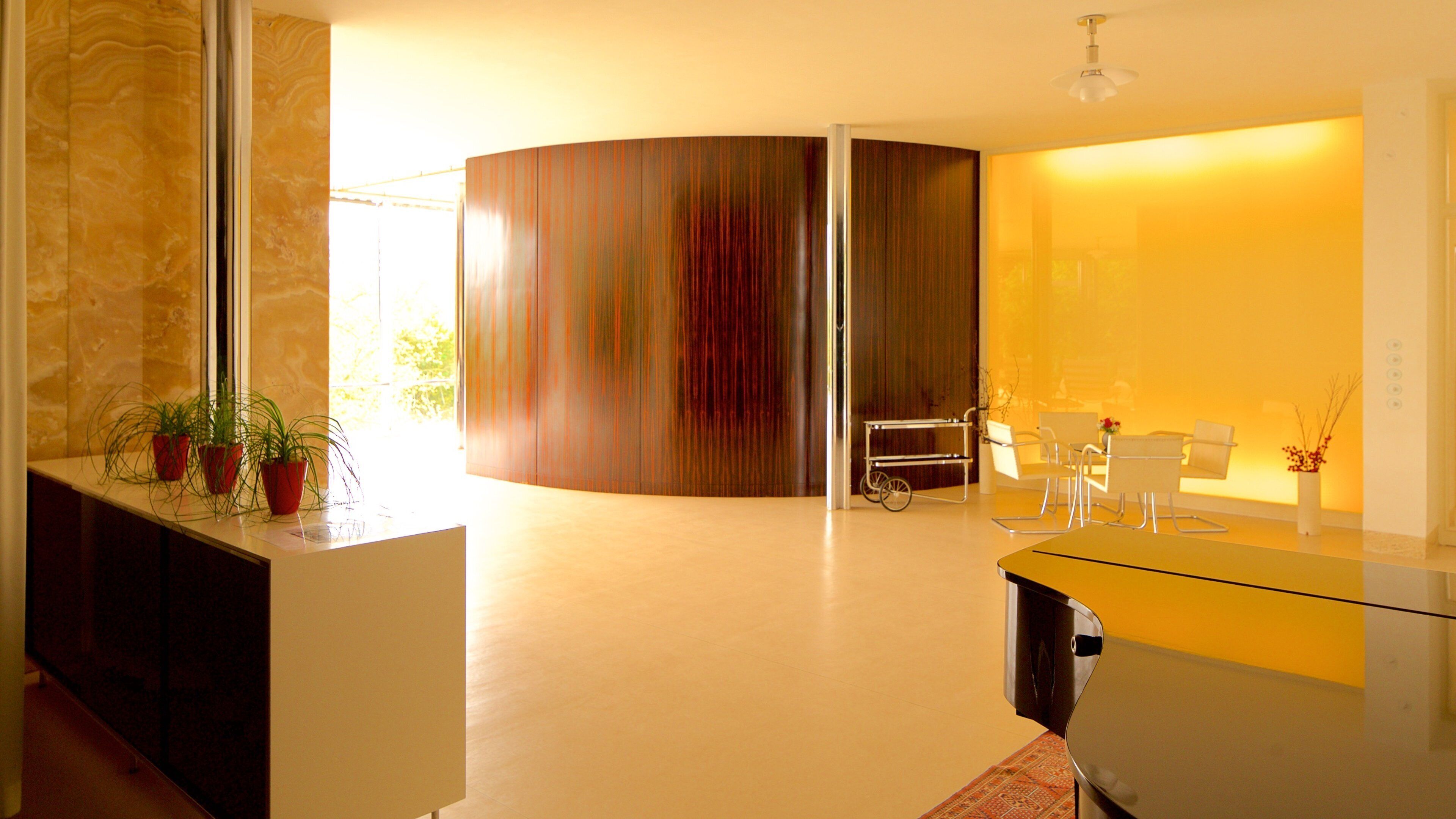 Villa Tugendhat which includes interior views and modern architecture