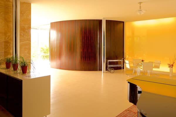 Villa Tugendhat som omfatter interiør og moderne arkitektur