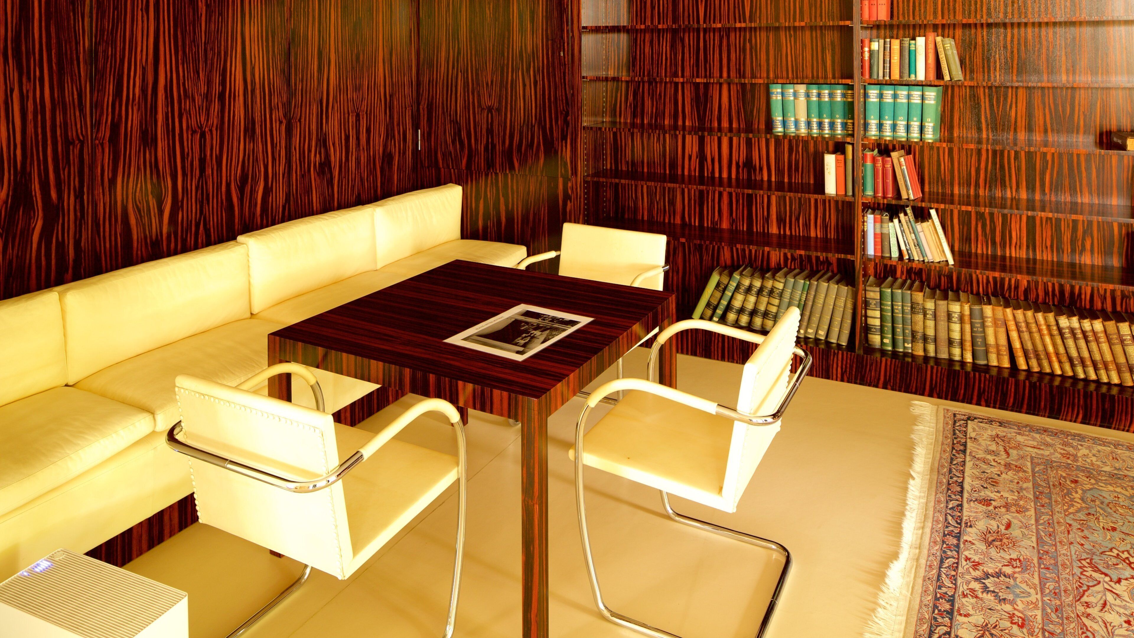 Villa Tugendhat showing modern architecture and interior views