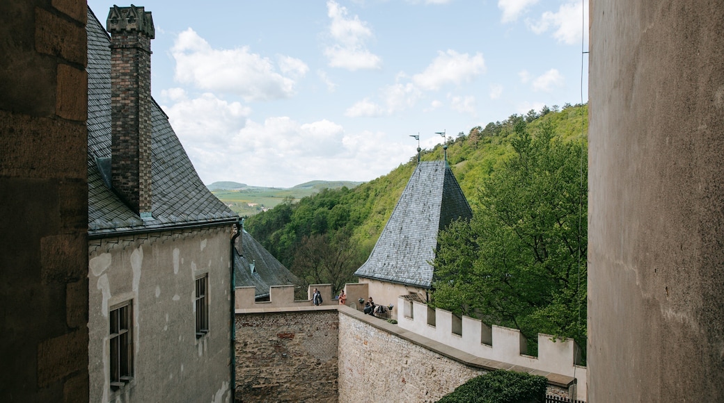 Karlstejn Castle showing heritage architecture and a castle
