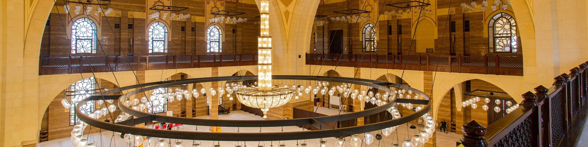Al Fateh Grand Mosque showing heritage elements and interior views