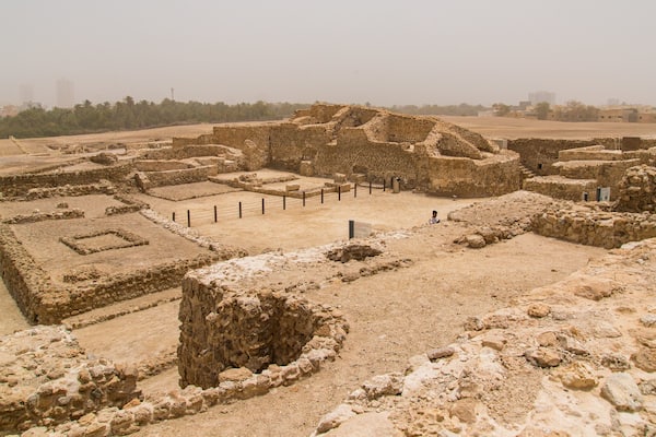 Qal\'at al-Bahrain Site and Museum which includes heritage architecture, heritage elements and a ruin