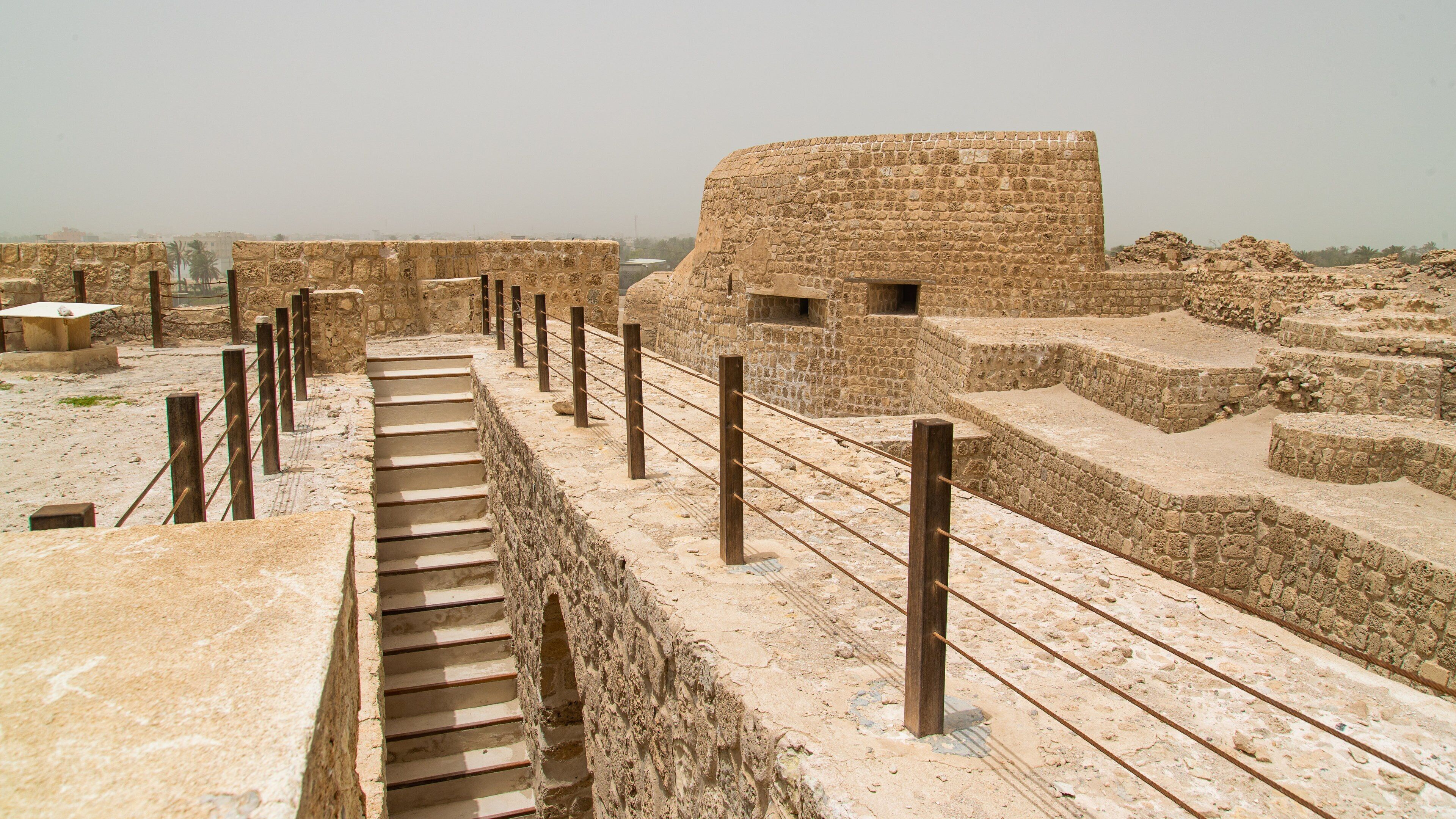 Qal\'at al-Bahrain Site and Museum showing heritage architecture