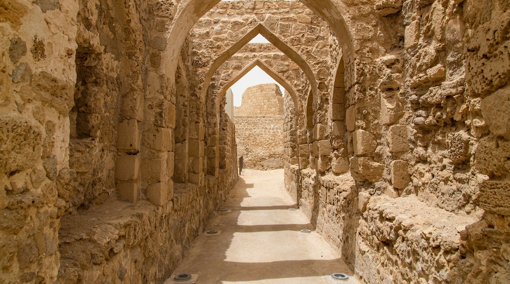 Qal\'at al-Bahrain Site and Museum featuring heritage elements and heritage architecture