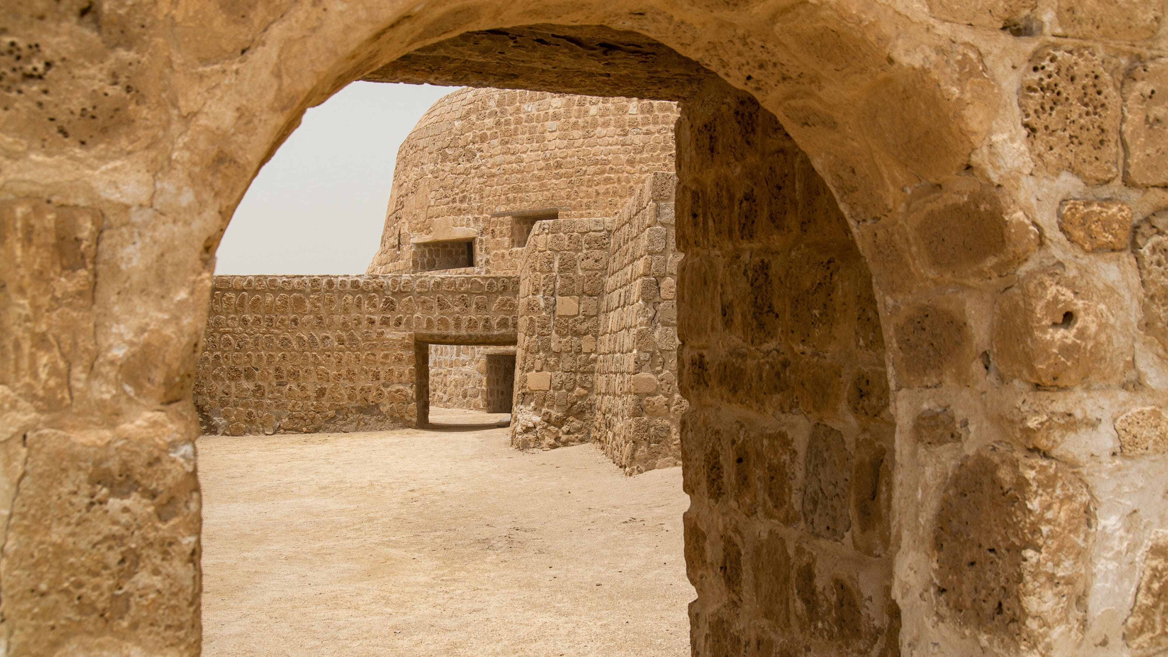 Qal\'at al-Bahrain Site and Museum showing heritage elements and heritage architecture