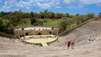 Altos de Chavon Amphitheater showing theater scenes