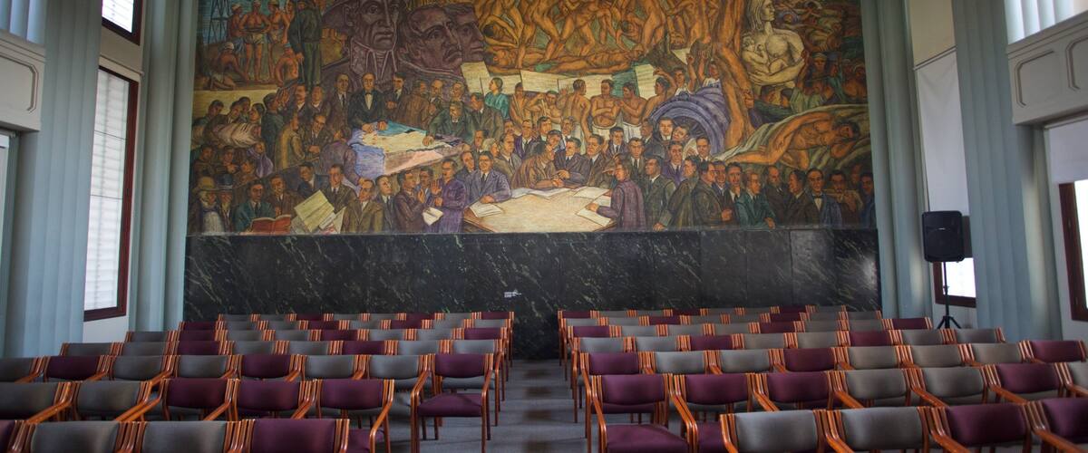 Museo de Antioquia featuring taide, teatterinäkymät ja sisäkuvat