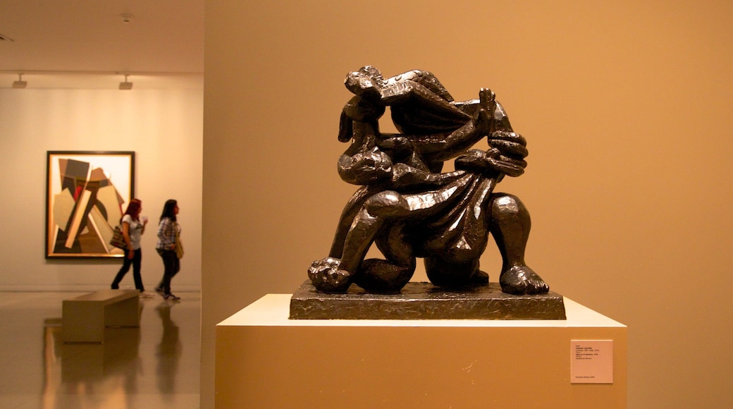 안티오키아 박물관 을 보여주는 예술 과 실내 전경